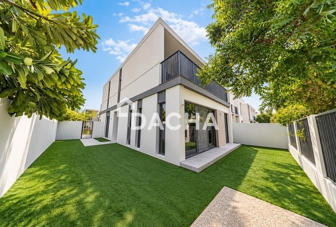 4BR Townhouse in Elan