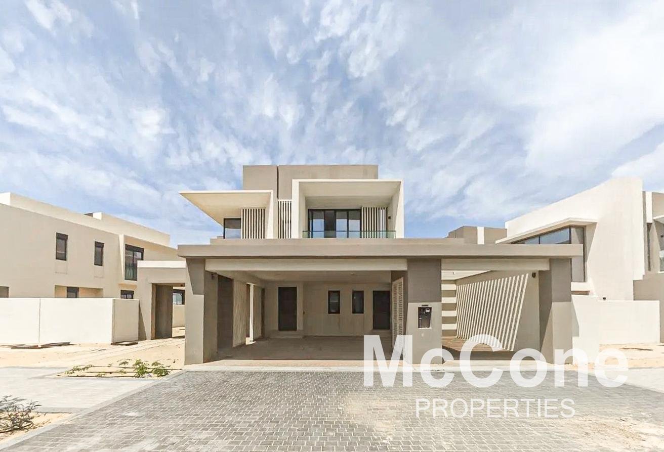 Вилла с 4 спальнями — Jebel Ali Village