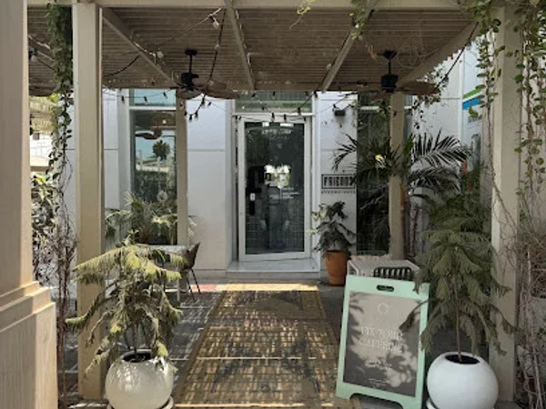 Friends Avenue Cafe Al Thanyah