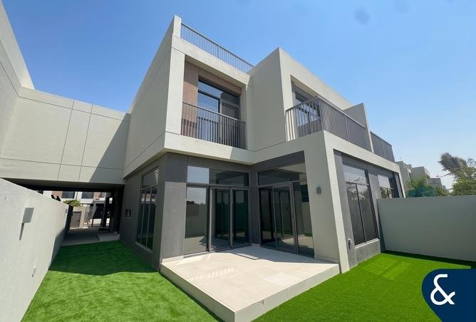 Вилла 4BR в The Pulse Beachfront
