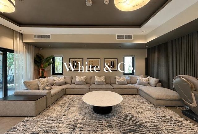 Вилла 4BR в Amaranta 1