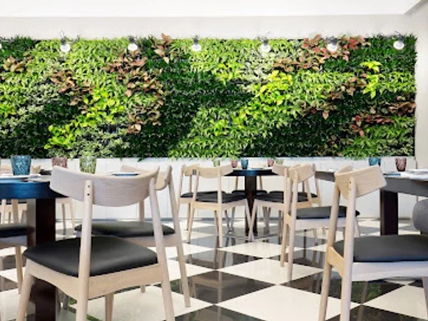 Bistro Domino