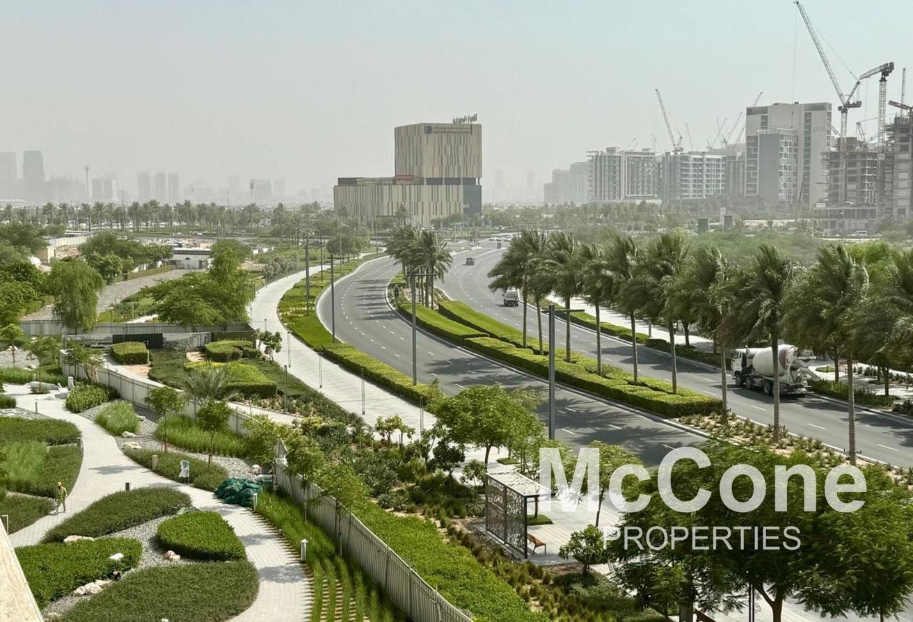Квартира с 2 спальнями — 399 Hills Park B