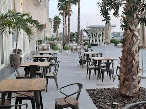 SHE BURGER- Dar al wasl