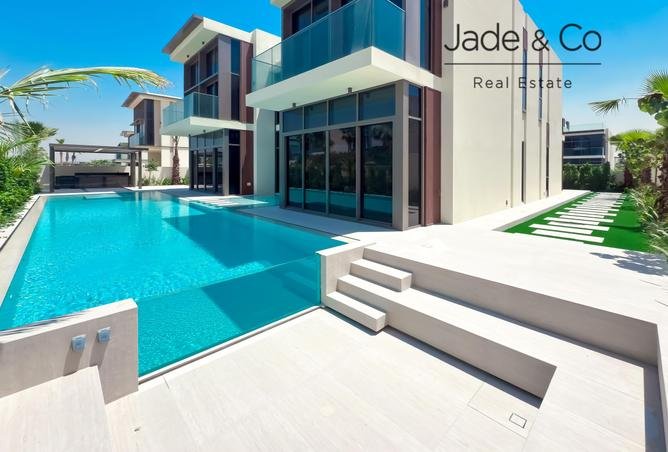 Вилла 5BR в Golf Place 2