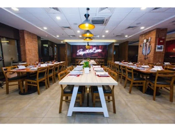 Max's Restaurant - Karama