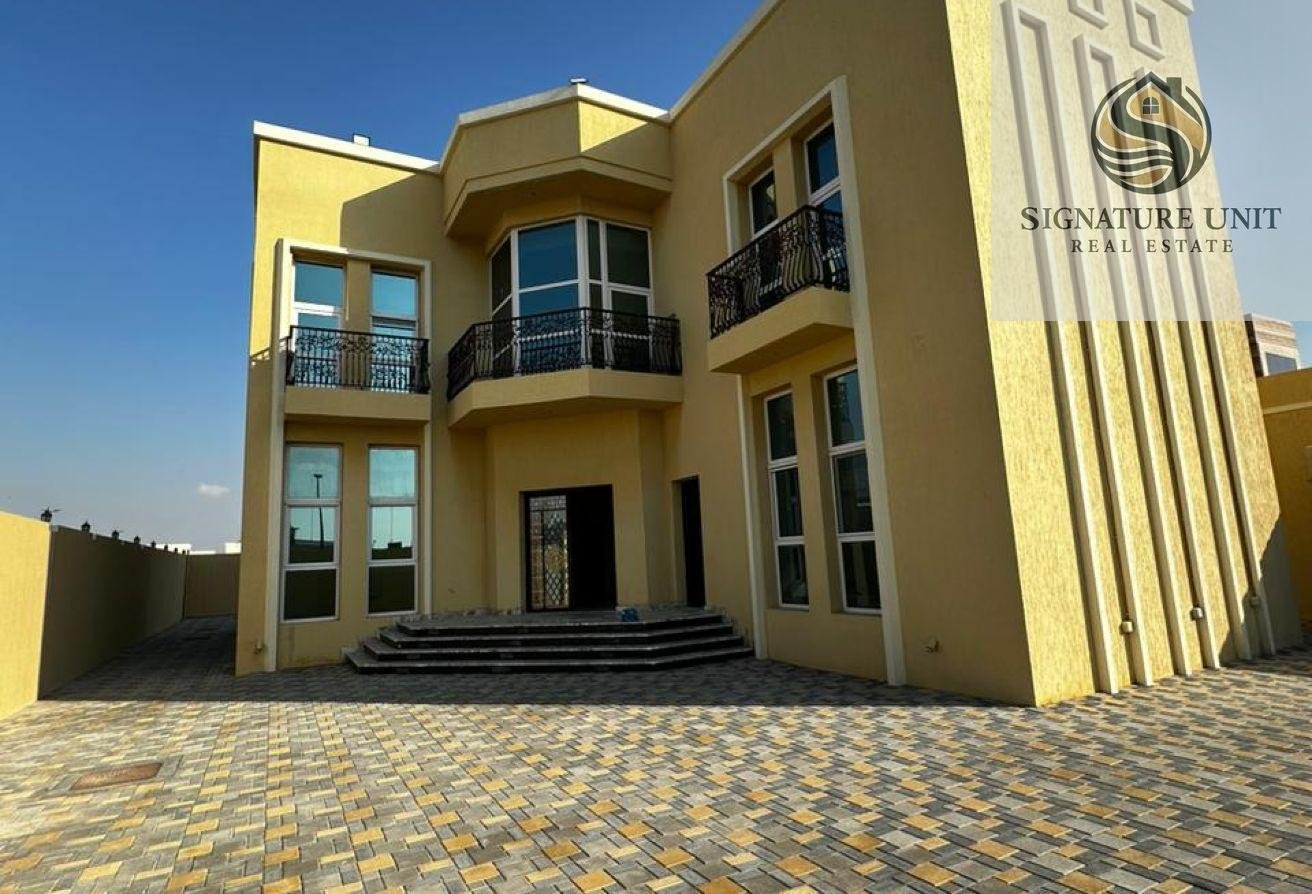 Вилла с 5 спальнями — Al Quoz 2
