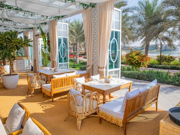 Brunch & Cake Jumeirah Islands