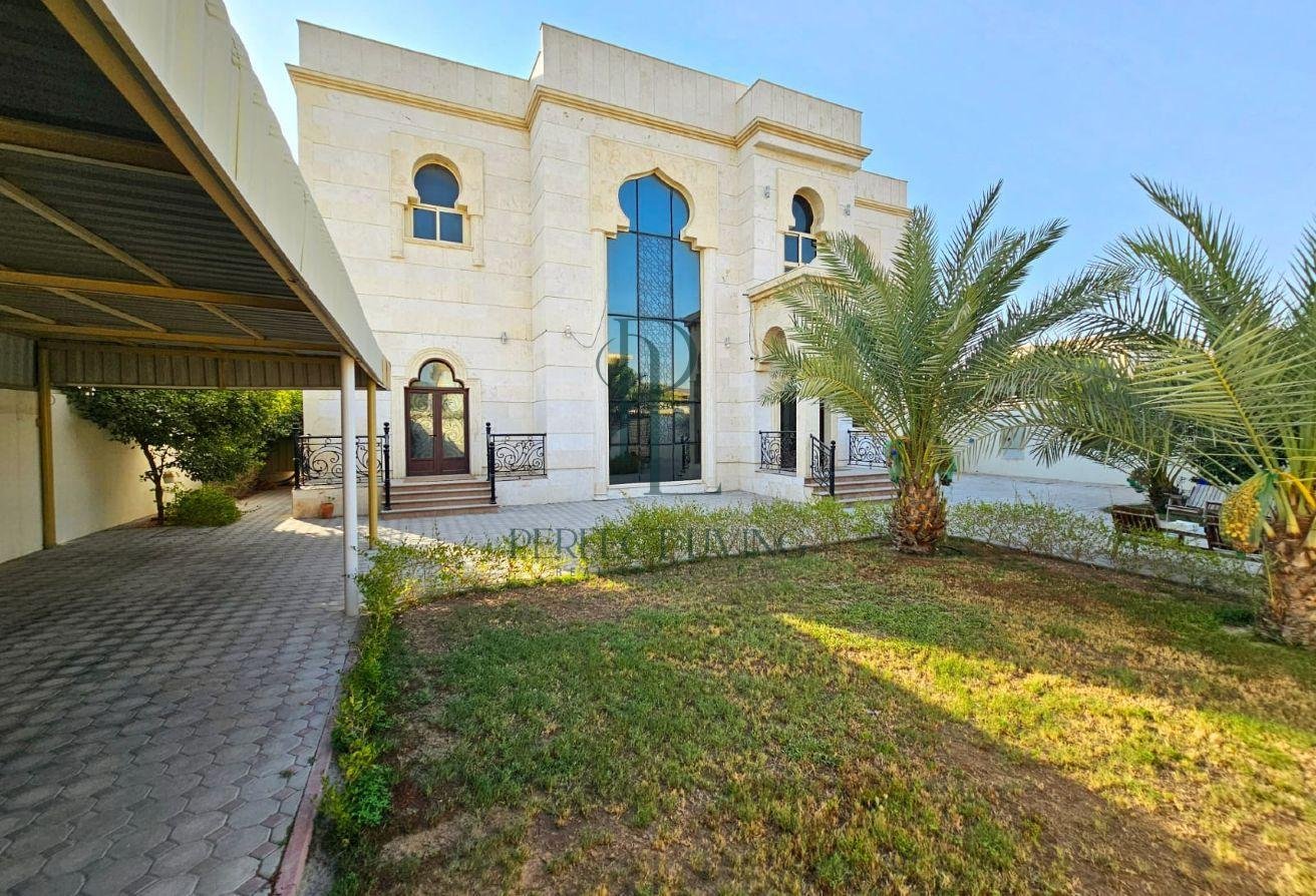 Вилла с 5 спальнями — Al Quoz 1