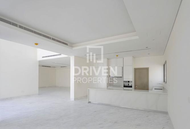 Вилла 5BR в District One West Phase 2