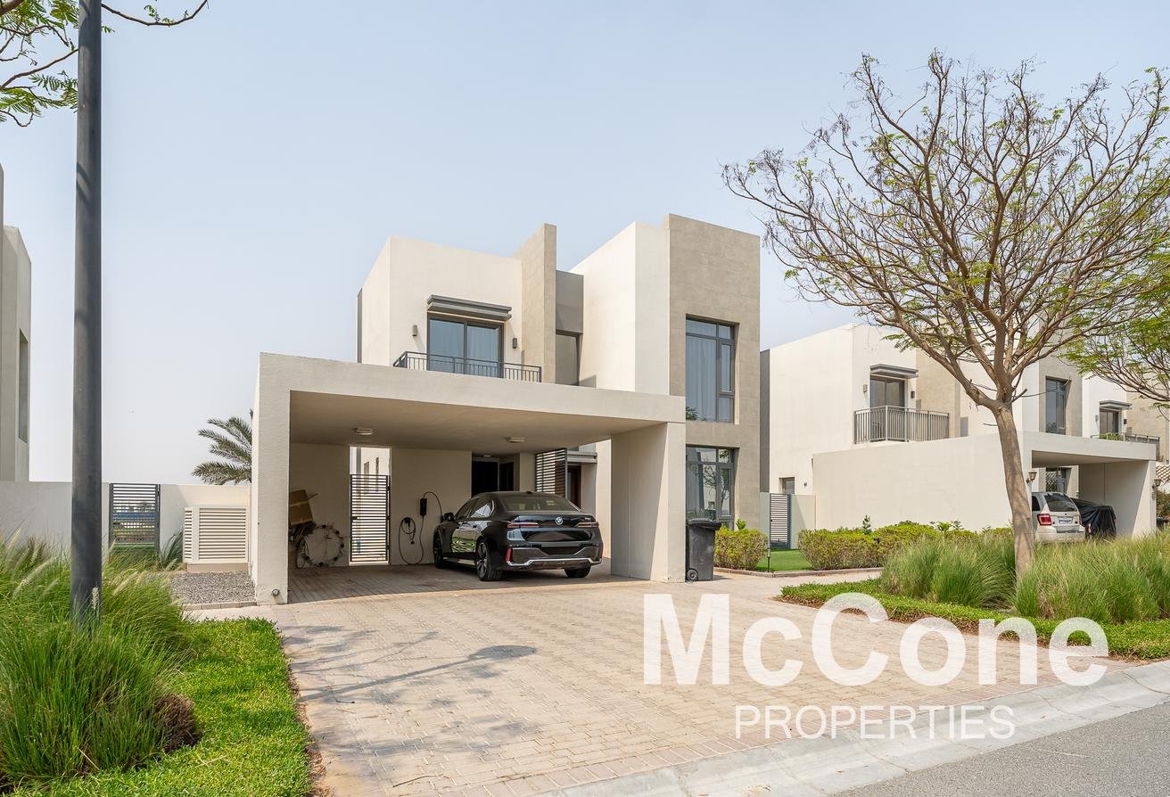 Вилла с 4 спальнями — Emaar South