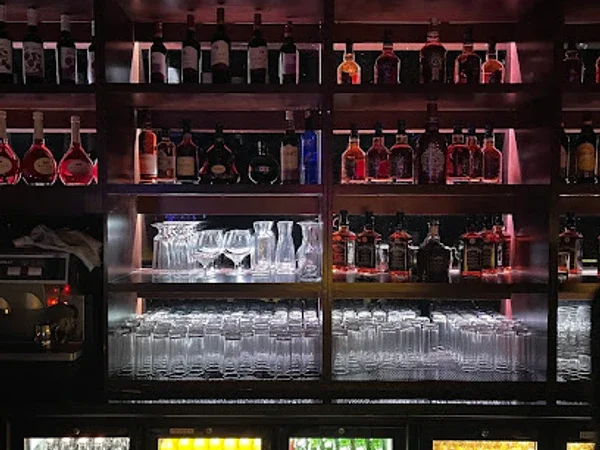 M Lounge