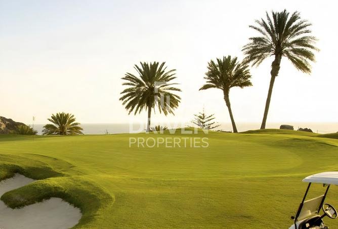 Вилла 4BR в Golf Lane