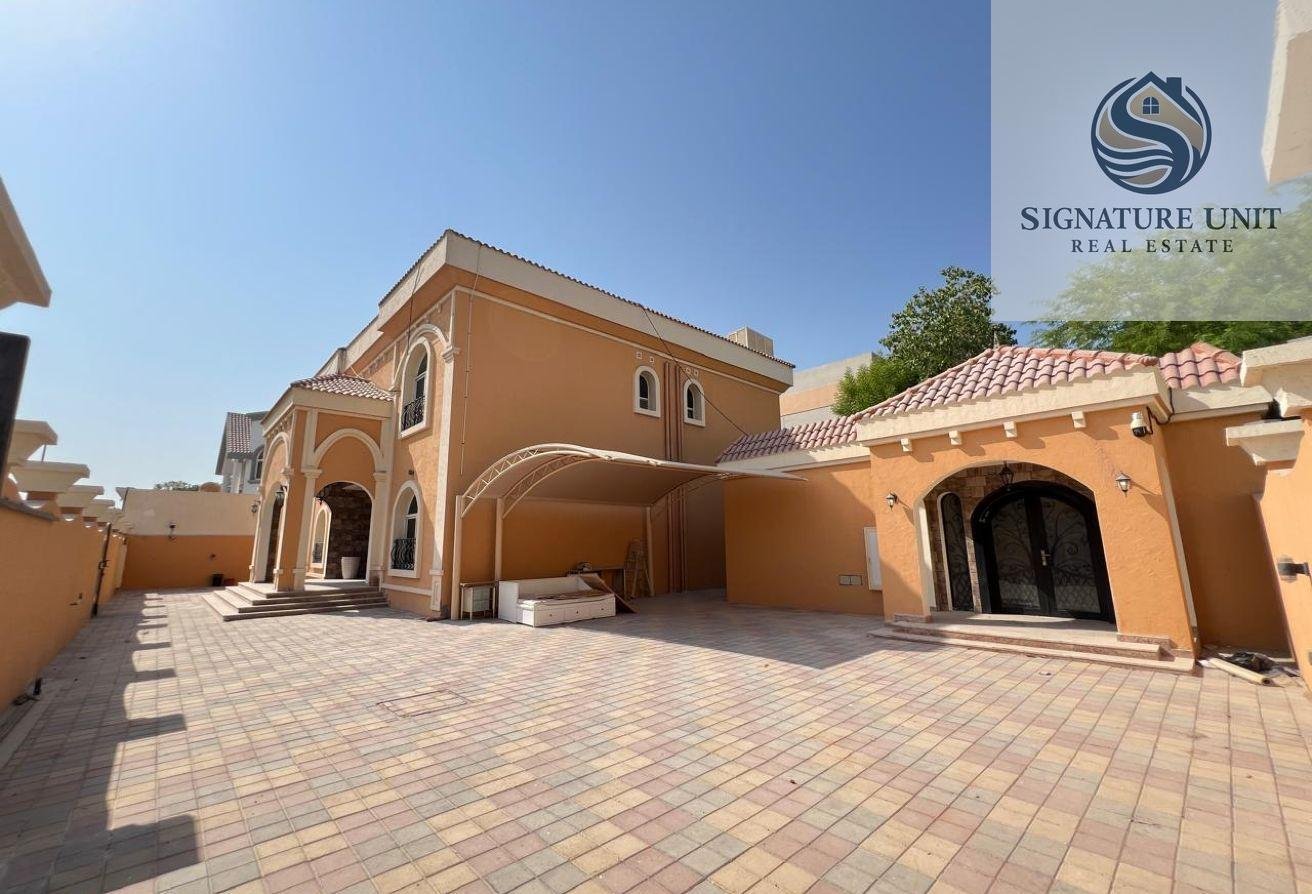 Вилла с 6 спальнями — Al Quoz 2