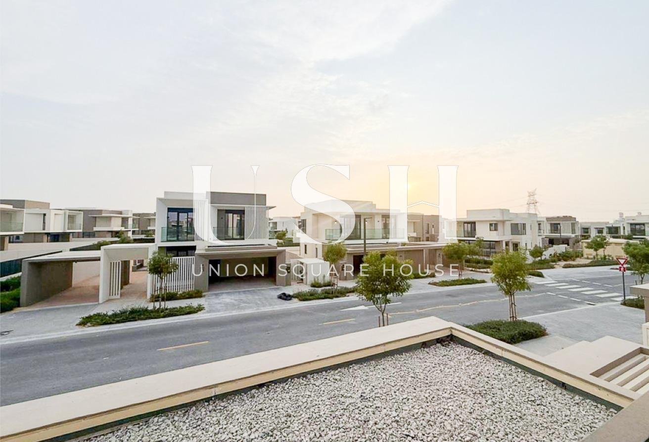 Вилла с 4 спальнями — Jebel Ali Village