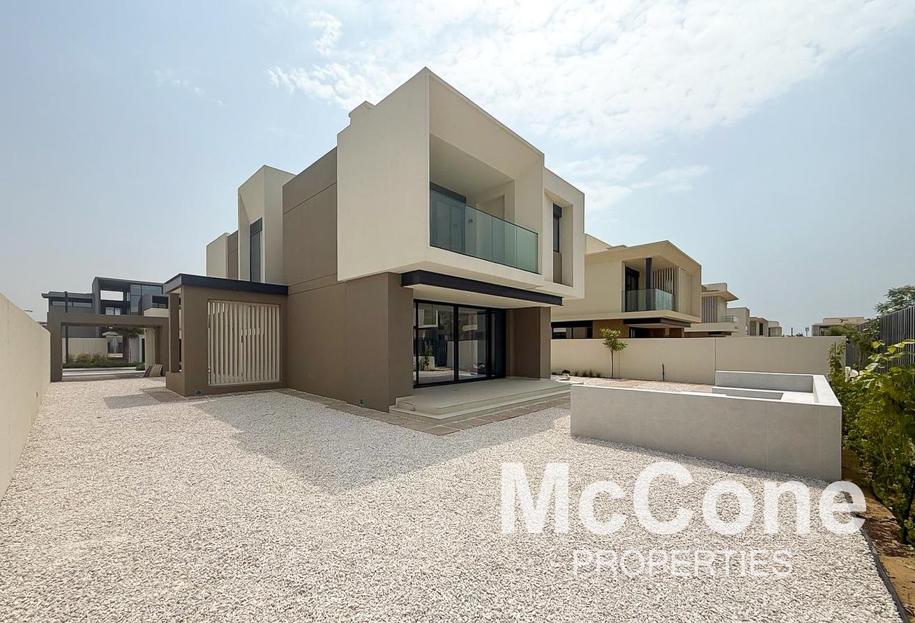 Вилла с 4 спальнями — Jebel Ali Village