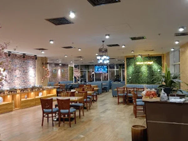 The Aligarh Chef, Deira