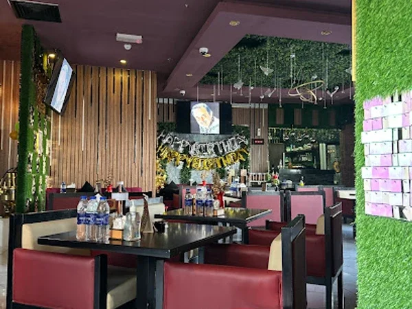 Kloud Queen Restaurant & Cafe