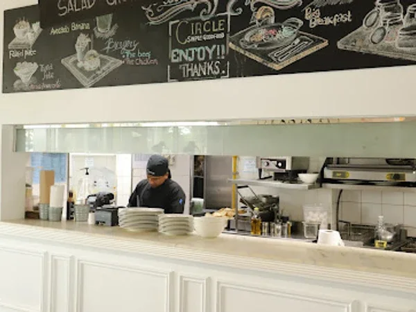 Circle Cafe (Studio City)