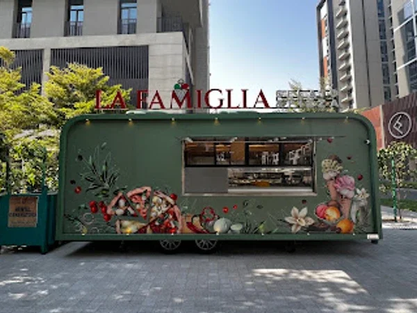 La famiglia pizza&gelato | Sobha hartland