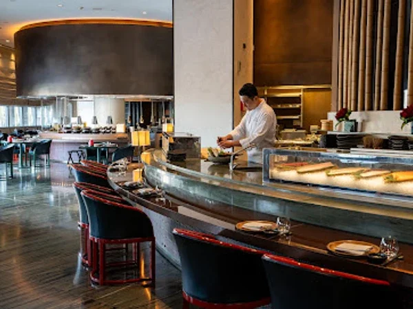 Armani/Hashi