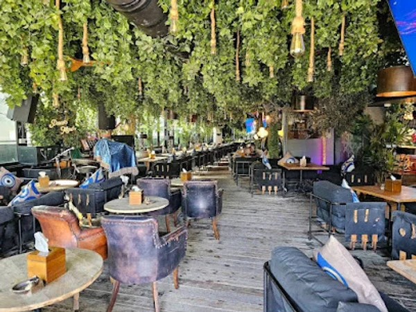 Piccolo Mondo SHZ Cafe /Shisha Lounge / Hookah Bar /