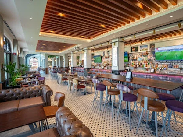 261 Restaurant & Bar
