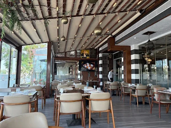 Kahloun Restaurant and Cafe