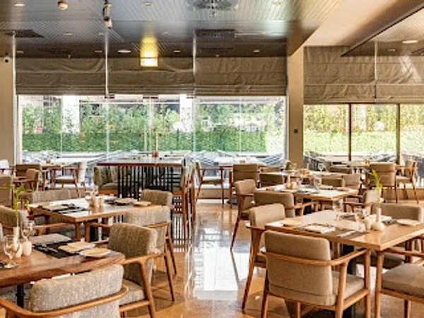 Day & Night Restaurant