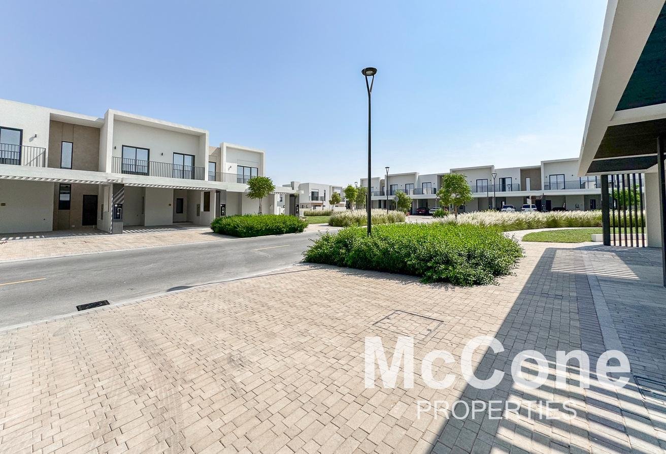 Таунхаус с 3 спальнями — Emaar South