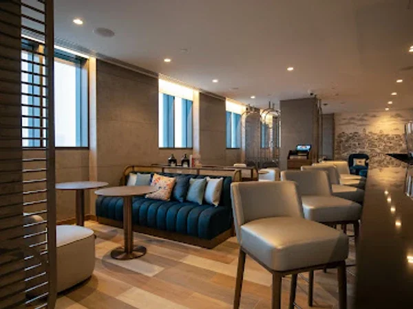 Esperia Bistro & Rooftop Lounge