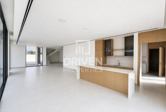 Вилла 4BR в Farm Gardens 1