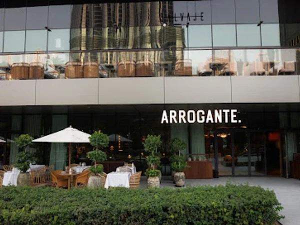 ARROGANTE