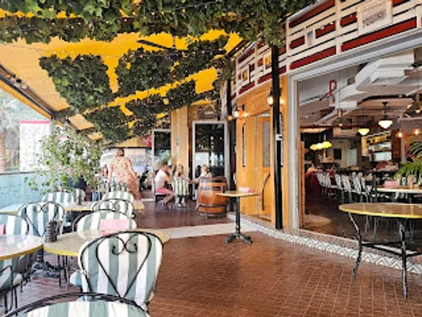 Bistro Des Arts