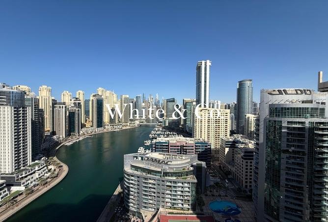 3BR Apartment in Orra Marina