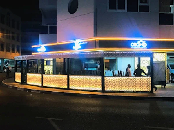 Crowd Restaurant