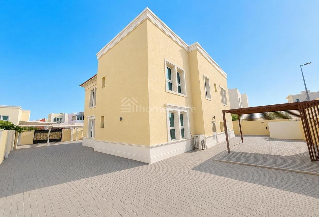 Вилла с 5 спальнями — Al Quoz 2