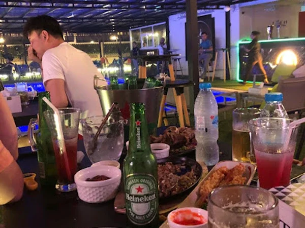 Tipsytop Resto Bar & Lounge