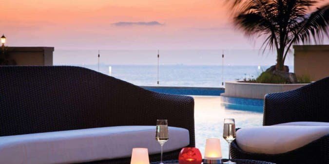 Layali Pool Lounge - Mövenpick Hotel Jumeirah Beach