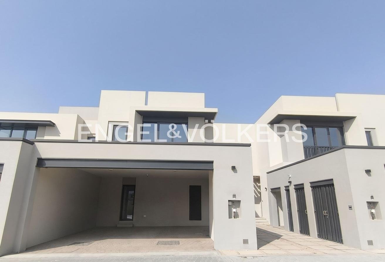 Вилла с 3 спальнями — Jebel Ali Village