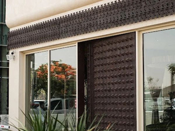 DejaVu Restaurant & Cafe