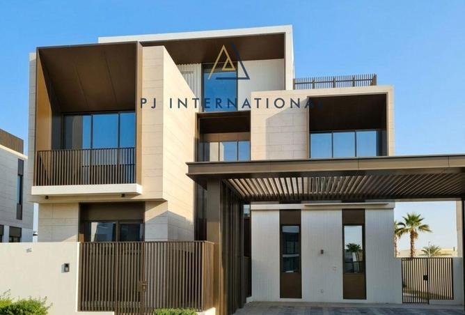 Вилла 5BR в Palm Hills
