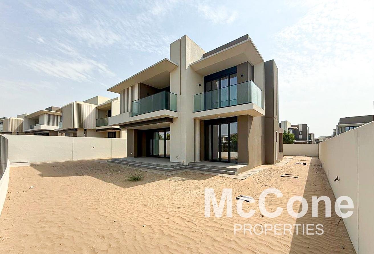 Вилла с 4 спальнями — Jebel Ali Village