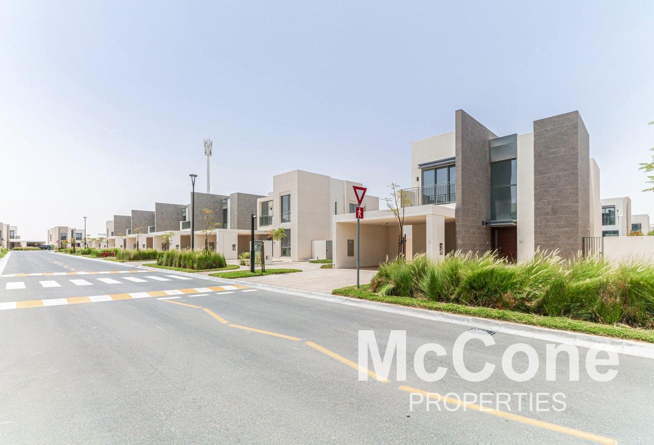Вилла с 3 спальнями — Emaar South