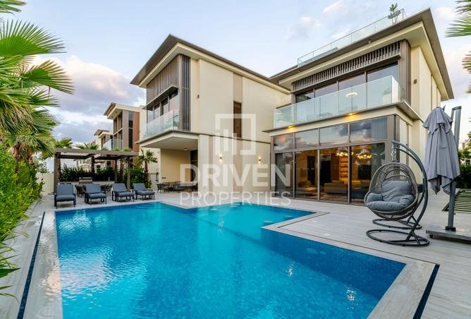 Вилла 4BR в Golf Place 2