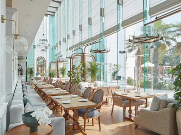 The Hamptons Cafe & Restaurant District One