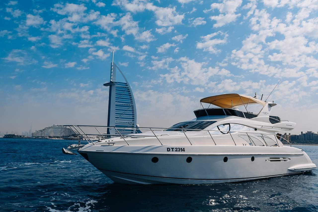 Azimut 50ft Candy — до 17 гостей