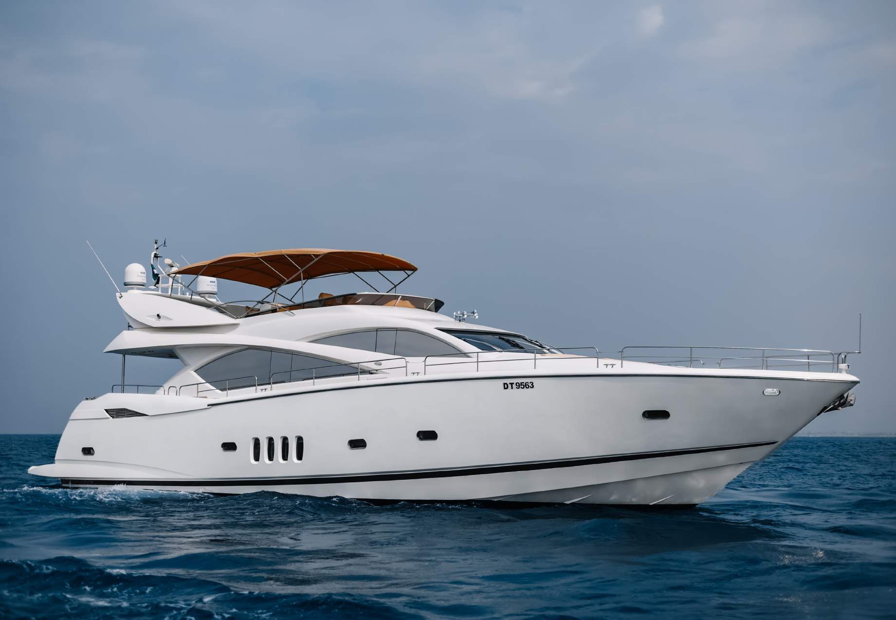 Sunseeker 82ft — до 40 гостей