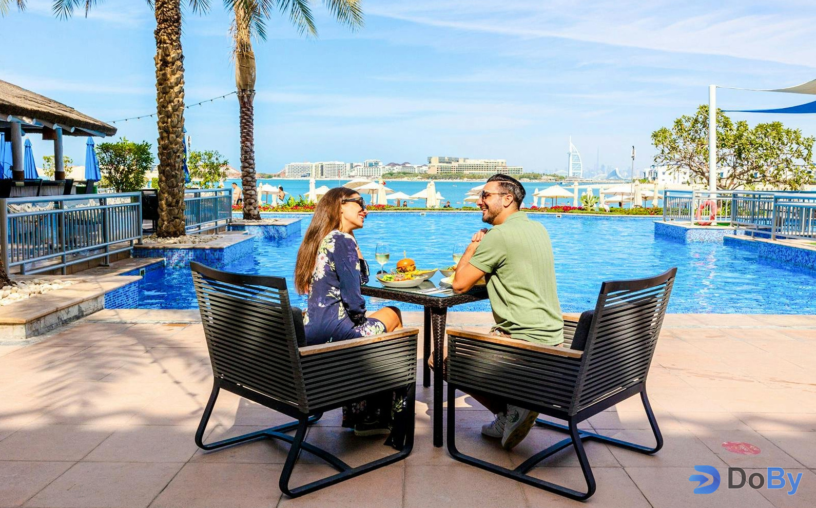 Дневной абонемент в бассейн и на пляж Riva Beach Club