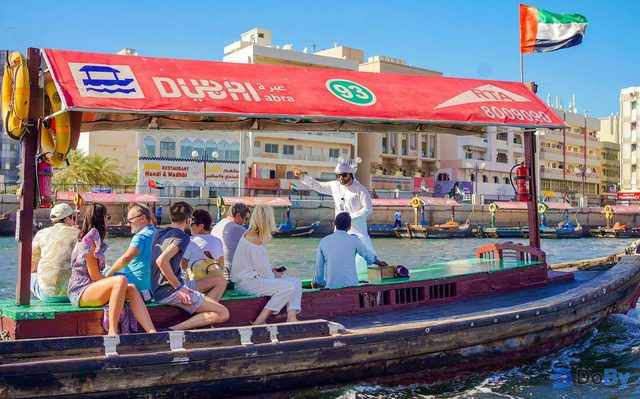 Dubai: Old Town, Street Food and Souks Guided City Tour with Abra Ride
